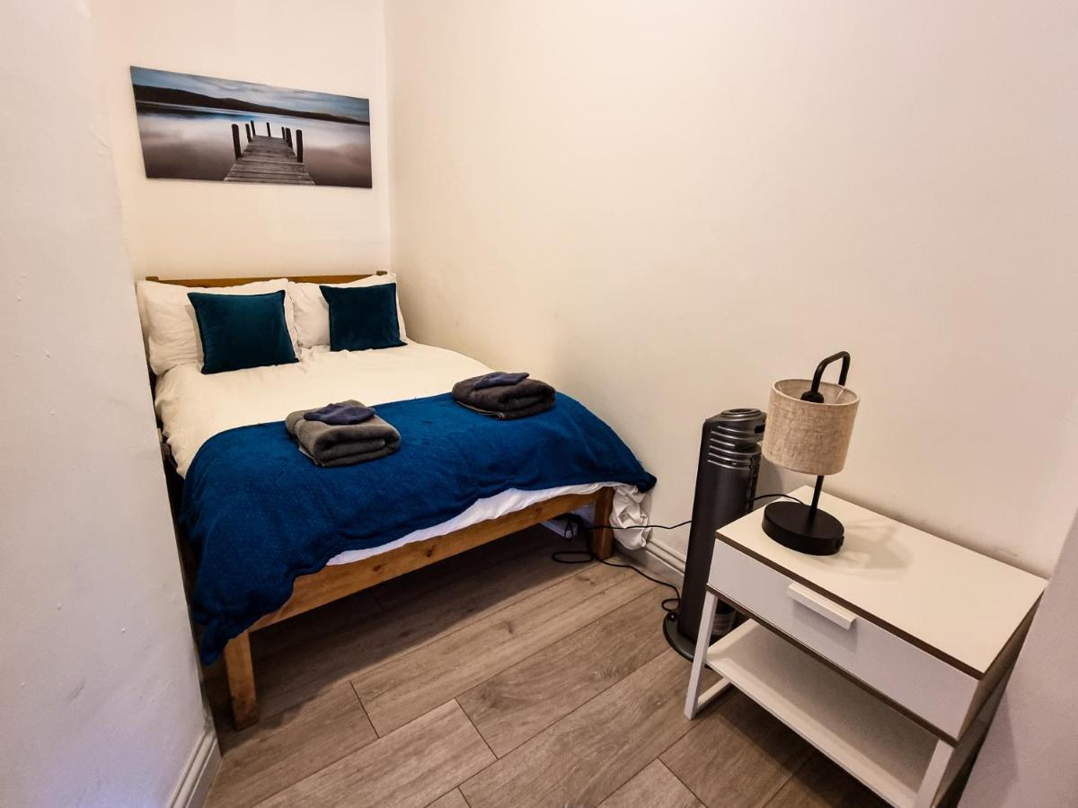 Newly Refurbished Flat In Central Cheltenham With Parking Eksteriør billede