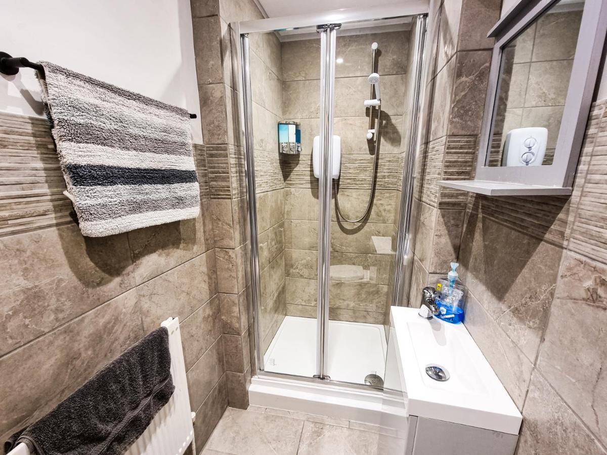Newly Refurbished Flat In Central Cheltenham With Parking Eksteriør billede