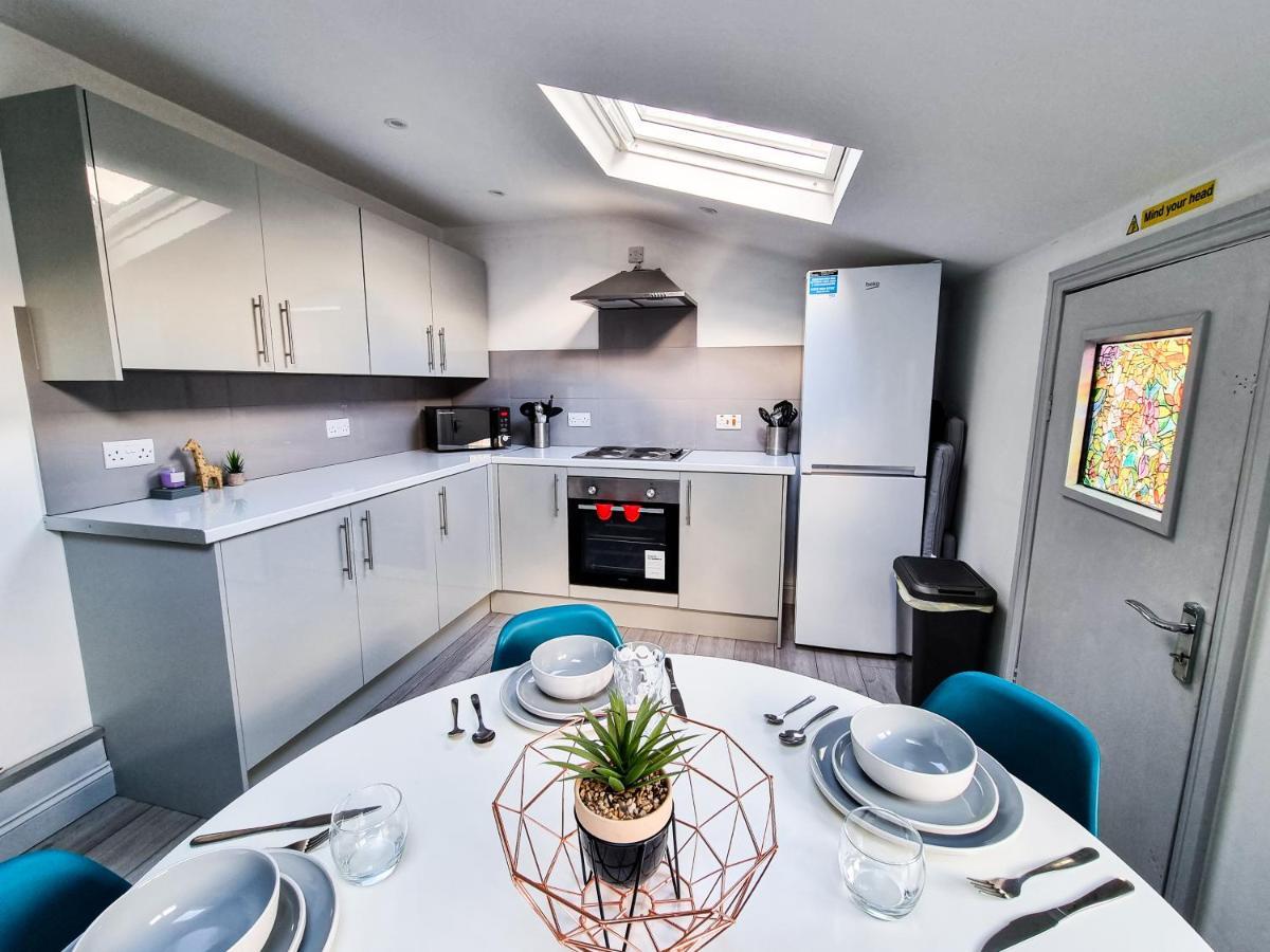 Newly Refurbished Flat In Central Cheltenham With Parking Eksteriør billede